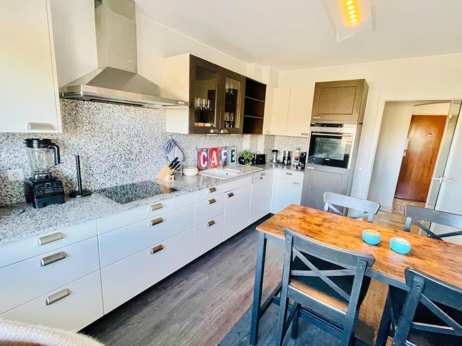 Big Penthouse 2 Bedrooms In Center With Parking And Largeterrace-41 Luxembourg Bagian luar foto